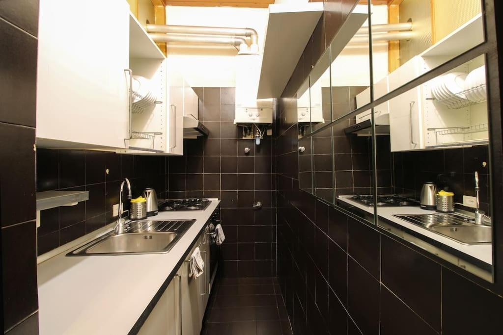 Lovely 2 Bedroom Apartment-6 Pax By Yourhost Рим Екстериор снимка